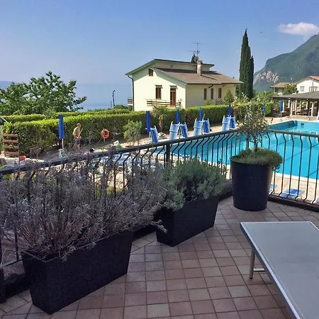 Aparthotel La Portella 3*